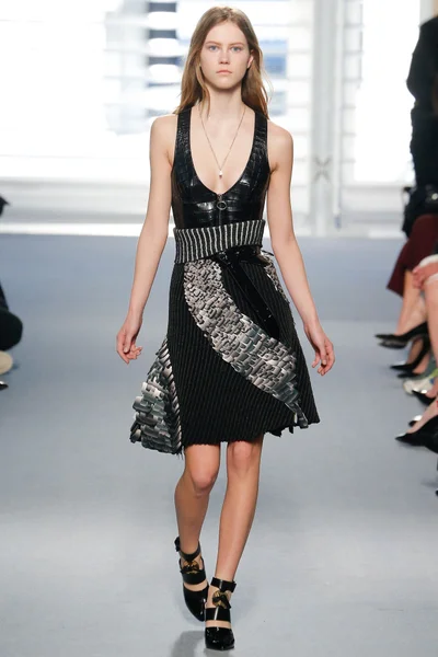 Look 27